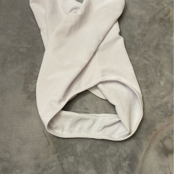 New! Beach Riot Reese White Ribbed One Piece Swimsuit  24692 - Picture 4 of 7